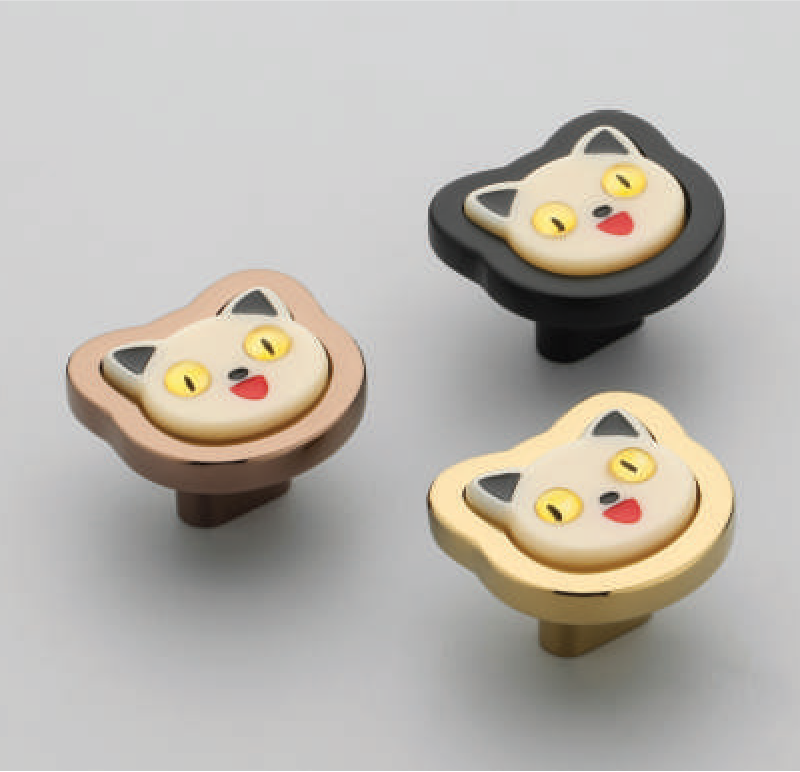 Playful Cat Knob (F-1684)